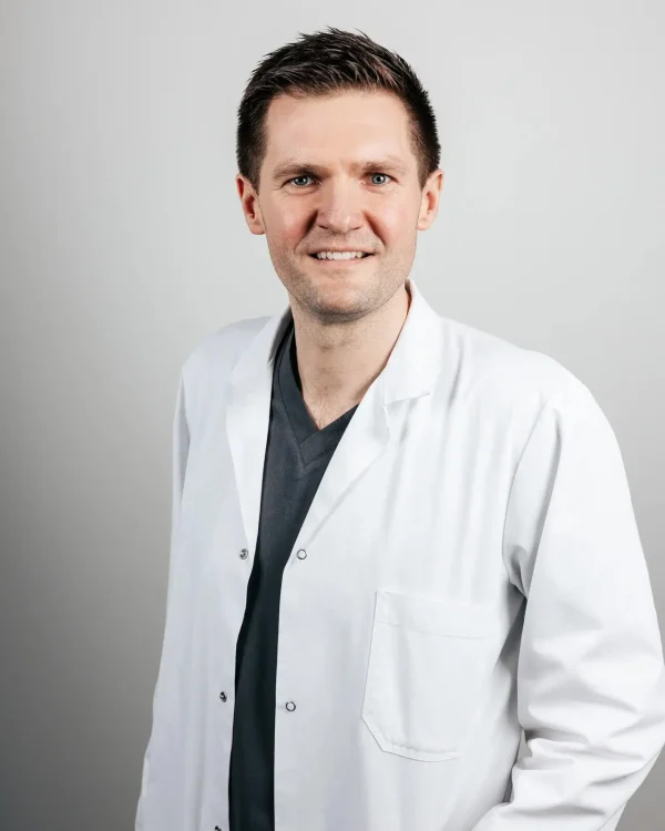 Neklātienes konsultācija - Dr. Raimonds Mikijanskis, MD, sertificēts ārsts-neiroķirurgs