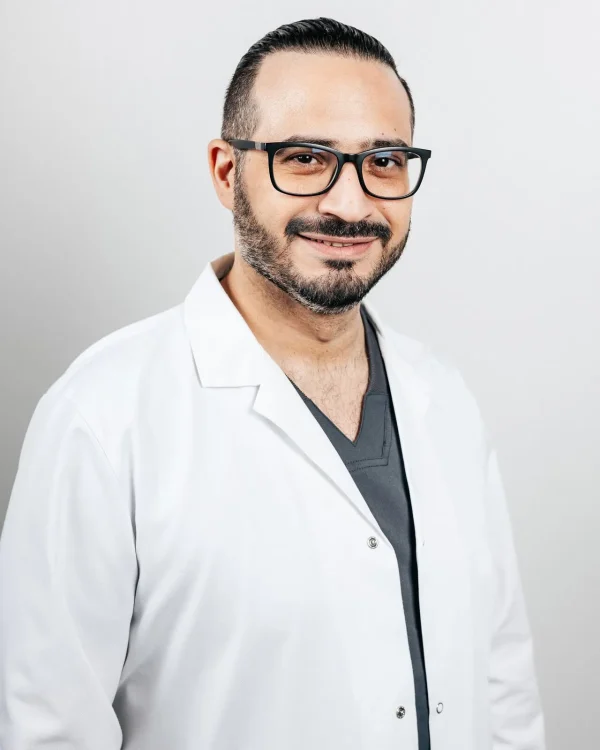 Neklātienes konsultācija - Dr. Basels Jakubs Vahbe, MD, sertificēts ārsts-neiroķirurgs, vertebrologs